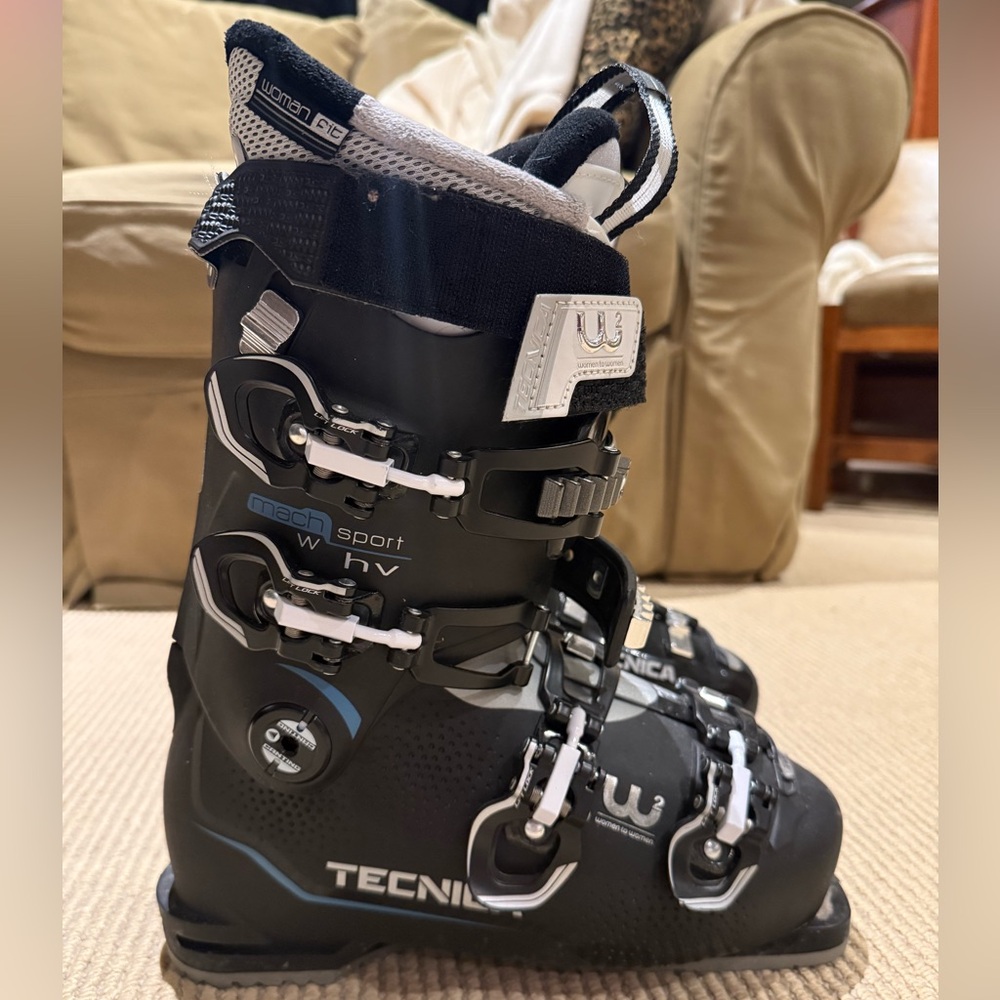 Tecnica Women’s Black and White Ski Boots